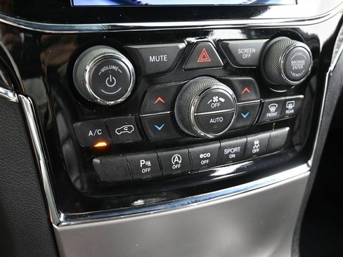 Used 2020 Jeep Grand Cherokee Overland image 26