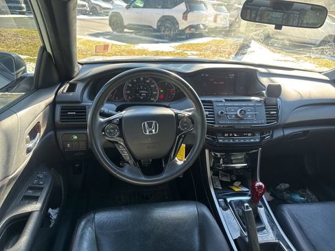 Used 2017 Honda Accord Sport Special Edition image 2