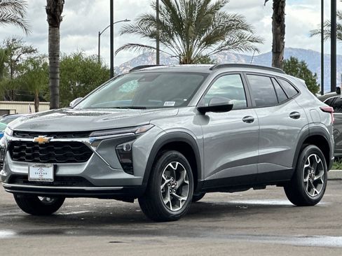 New 2026 Chevrolet Trax LT image 8