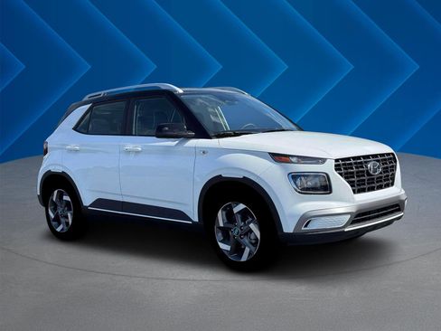 Used 2026 Hyundai Venue SEL image 12