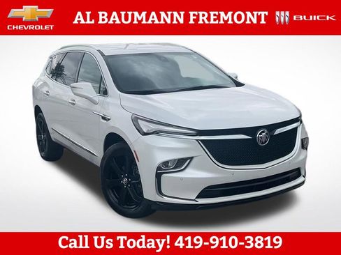 Used 2024 Buick Enclave Essence w/ Sport Touring Edition FWD image 1