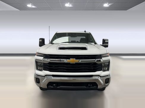 Used 2025 Chevrolet Silverado 2500 LT w/ Convenience Package AWD/4WD image 5