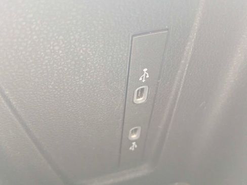 Used 2025 Volkswagen Tiguan S image 22