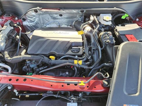 Used 2024 Chevrolet Trax RS image 34