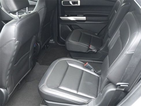 Used 2022 Ford Explorer XLT w/ Equipment Group 202A image 20