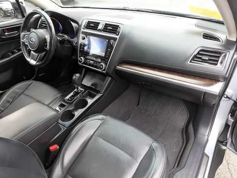 Used 2019 Subaru Outback 3.6R Limited AWD/4WD image 31