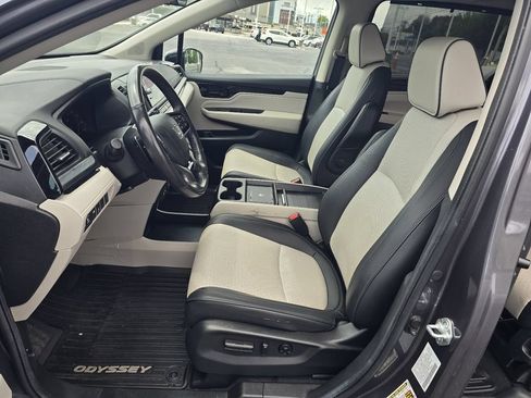 Used 2025 Honda Odyssey Elite image 13