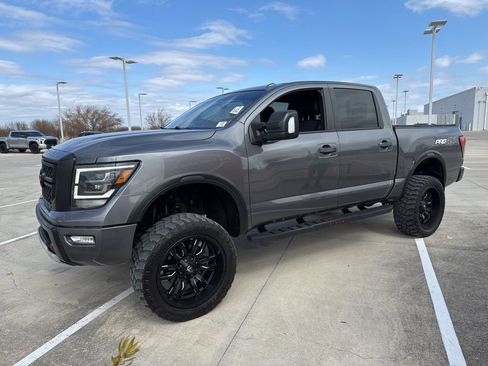 Used 2021 Nissan Titan PRO-4X w/ Off Road Protection Package image 7