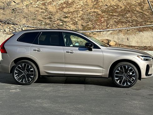 New 2026 Volvo XC60 T8 Ultra w/ Climate Package AWD/4WD image 3