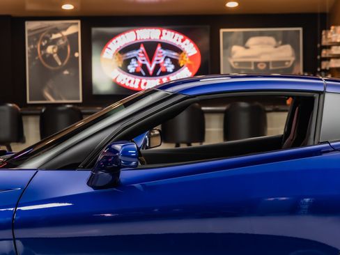 Used 2017 Chevrolet Corvette Z06 RWD image 12