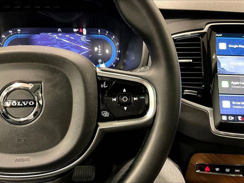 Certified 2023 Volvo XC90 B5 Plus AWD/4WD image 12
