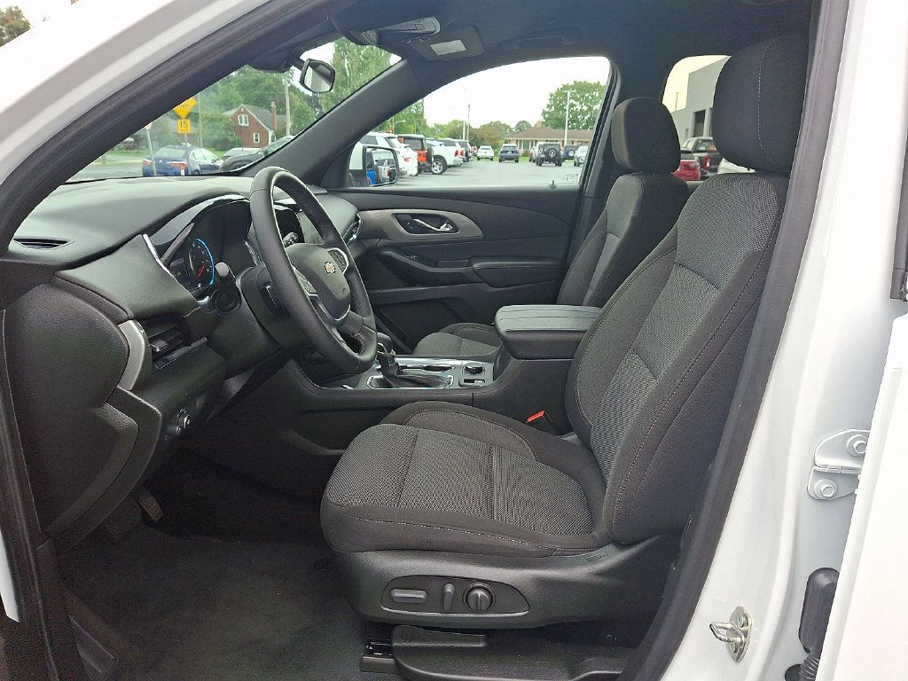 Used 2023 Chevrolet Traverse LT AWD/4WD image 18
