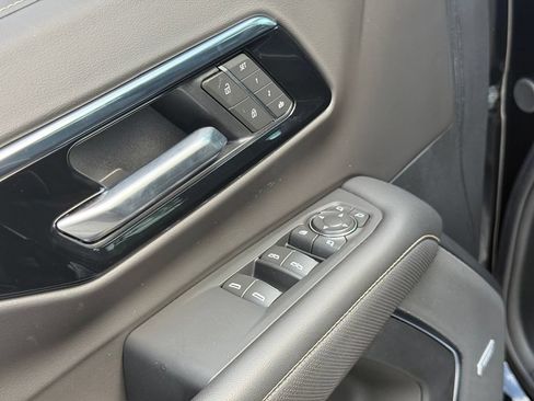Certified 2025 Chevrolet Tahoe Premier RWD image 22