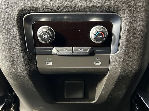 Used 2021 Chevrolet Tahoe Z71 AWD/4WD image 19