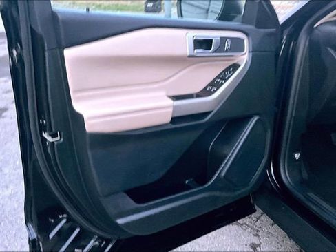 Used 2024 Ford Explorer XLT w/ Equipment Group 202A image 18