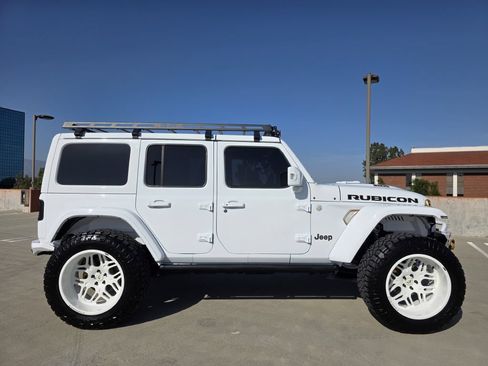 Used 2022 Jeep Wrangler Unlimited Rubicon w/ Trailer Tow Package AWD/4WD image 7