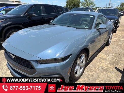 Used 2026 Ford Mustang Premium RWD image 1