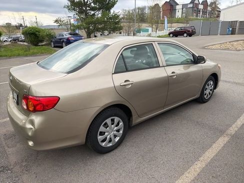 Used 2010 Toyota Corolla image 6