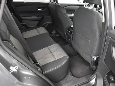 Used 2025 Nissan Rogue SV image 17