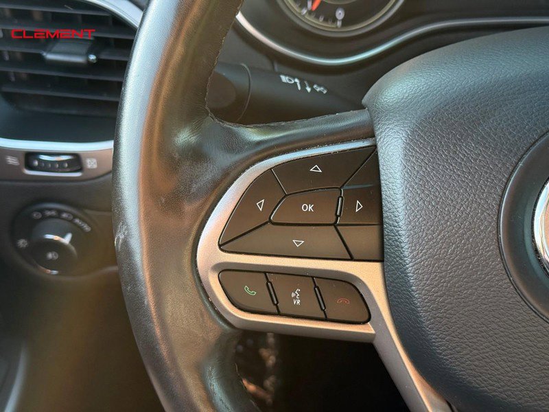 Used 2021 Jeep Cherokee Latitude Plus AWD/4WD image 21