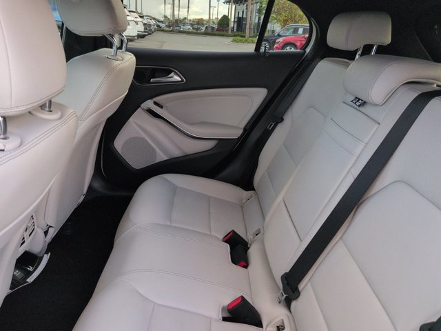 Used 2019 Mercedes-Benz GLA 250 4MATIC image 14