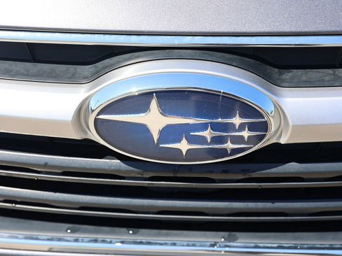Used 2022 Subaru Outback Limited AWD/4WD image 5