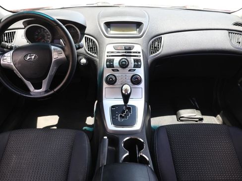 Used 2010 Hyundai Genesis 2.0T RWD image 2