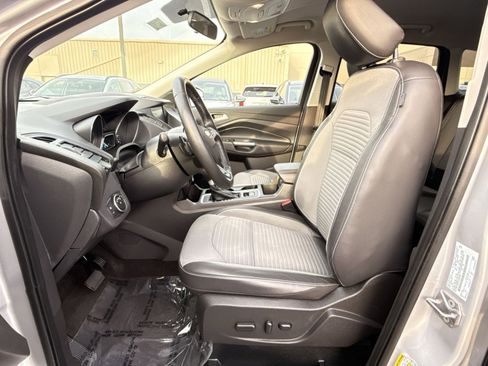 Used 2018 Ford Escape SE w/ SE Sport Appearance Package image 13