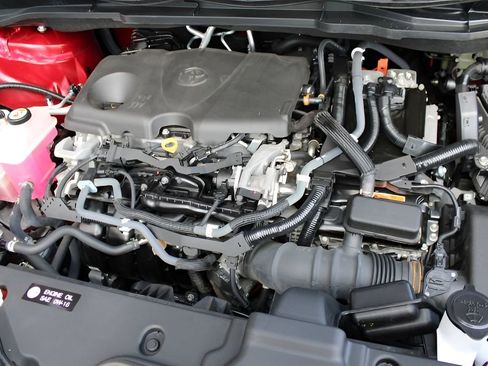 Used 2021 Toyota Sienna XLE w/ XLE Plus Package FWD image 25
