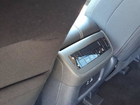 Used 2025 Nissan Pathfinder SV AWD/4WD image 29