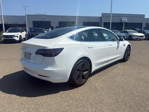 Used 2020 Tesla Model 3 Standard Range Plus RWD image 5