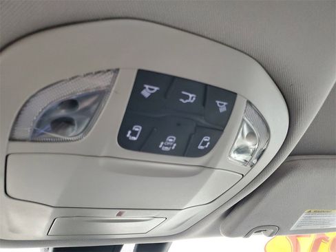 Used 2017 Chrysler Pacifica Touring-L image 24