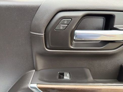 Used 2022 Chevrolet Silverado 1500 LT w/ Convenience Package II image 13