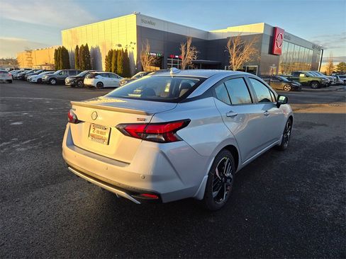 New 2025 Nissan Versa SR w/ Trunk Package image 3