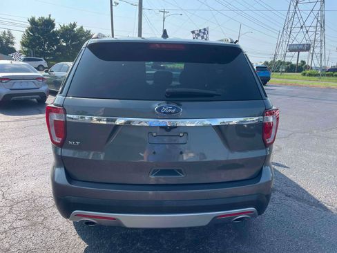 Used 2016 Ford Explorer XLT FWD image 6