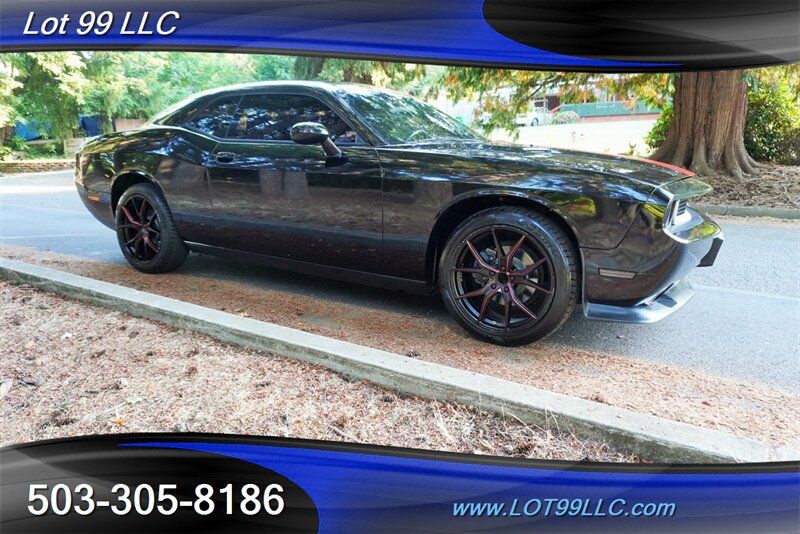 Used 2014 Dodge Challenger SXT RWD image 8