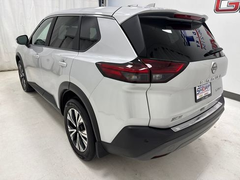 Used 2023 Nissan Rogue SV image 6
