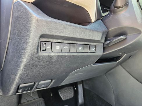 Used 2025 Toyota RAV4 XLE AWD/4WD image 20