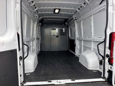 Used 2026 RAM ProMaster 2500 w/ Convenience Group FWD image 11