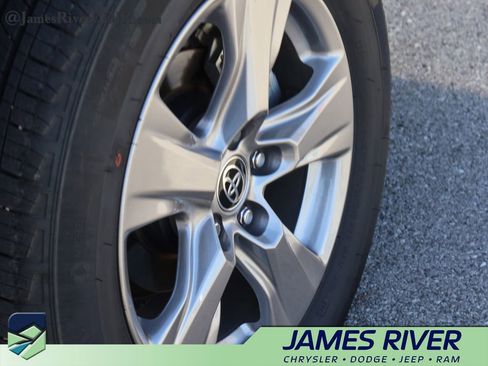 Used 2025 Toyota RAV4 XLE image 37