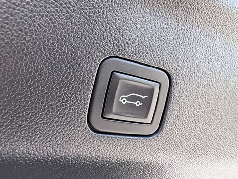 Used 2025 Chevrolet Tahoe LT AWD/4WD image 27