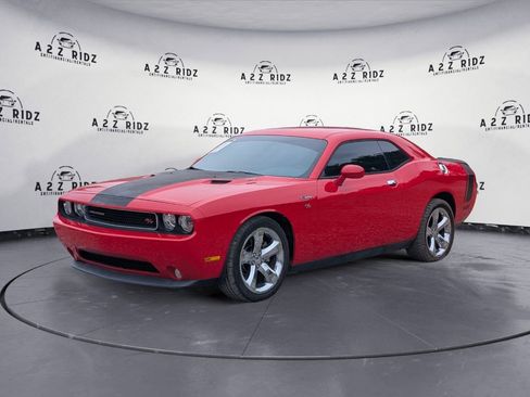 Used 2014 Dodge Challenger R/T image 3