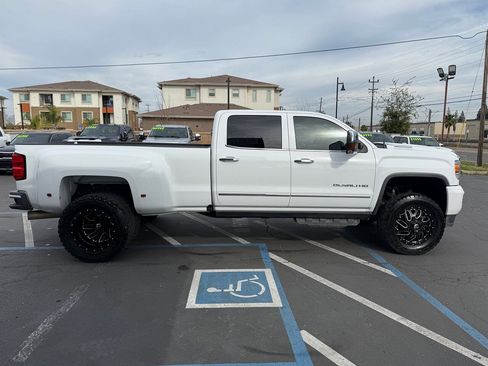 Used 2019 GMC Sierra 3500 Denali w/ Duramax Plus Package image 4