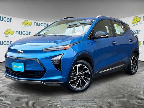 Used 2022 Chevrolet Bolt EUV Premier w/ Sun & Sound Package image 3