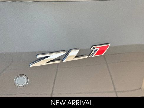 Used 2018 Chevrolet Camaro ZL1 RWD image 27