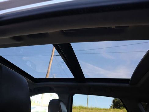 Used 2011 Cadillac SRX Luxury image 31