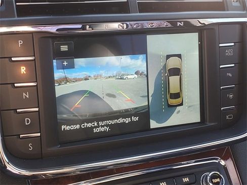 Used 2019 Lincoln Continental Reserve image 24