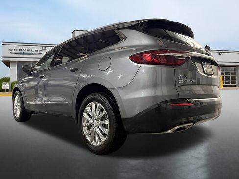 Used 2020 Buick Enclave Essence image 11