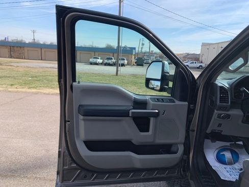 Used 2019 Ford F250 XLT w/ XLT Premium Package image 10