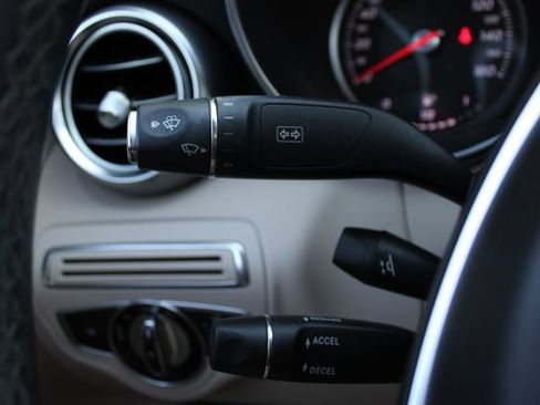 Used 2016 Mercedes-Benz C 300 Sedan image 6